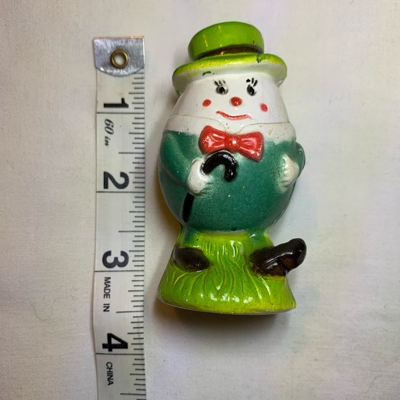 Vintage 1977 Humpty Dumpty and Wife Salt & Pepper Shakers - Picture 11 of 12